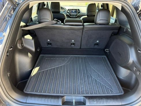 Used 2022 Jeep Cherokee Limited w/ Mopar Interior Package image 25