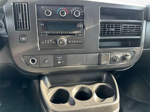 Used 2017 GMC Savana 3500 image 11