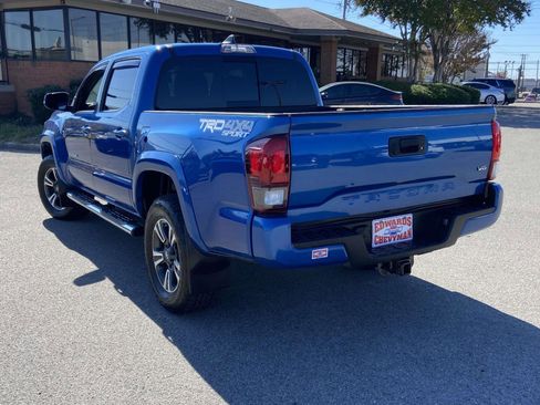 Used 2018 Toyota Tacoma SR image 20