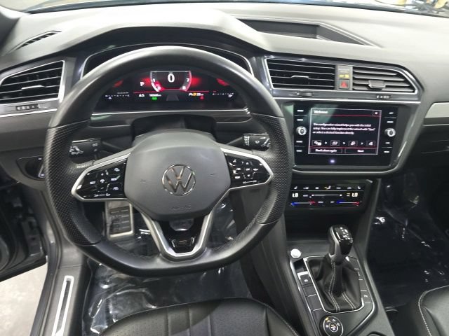 Used 2024 Volkswagen Tiguan SE R-Line AWD/4WD image 19