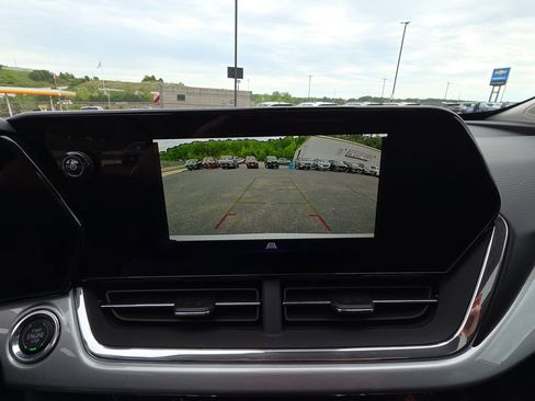 New 2026 Chevrolet Trax LT w/ Sunroof Package FWD image 22