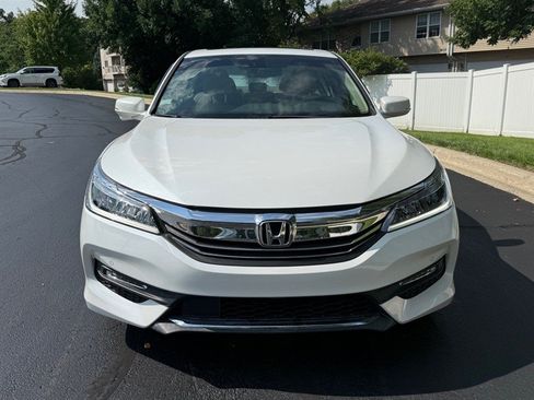 Used 2016 Honda Accord Touring image 11