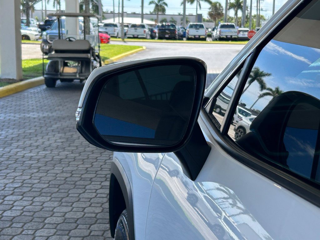 Used 2022 Toyota RAV4 XLE w/ Convenience Package FWD image 18