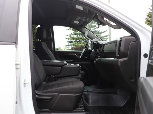 Used 2024 Chevrolet Silverado 2500 LT AWD/4WD image 11