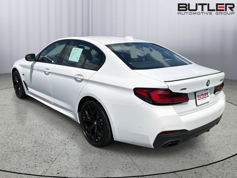 Used 2023 BMW 530e xDrive w/ Premium Package AWD/4WD image 4