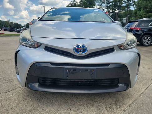 Used 2016 Toyota Prius V Four FWD image 4