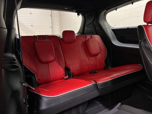 Used 2020 Chrysler Pacifica Limited w/ Quick Order Package 27H Red S image 10