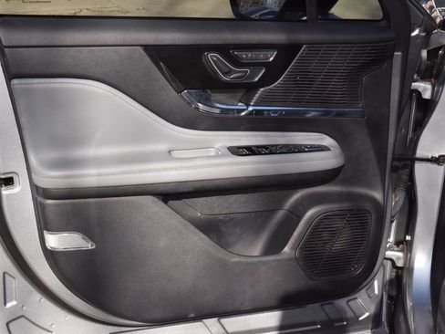 Certified 2022 Lincoln Corsair FWD w/ Premium Package image 35