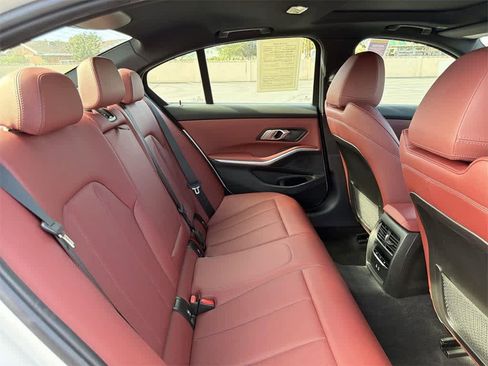 Used 2023 BMW 330e image 34