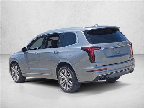 Used 2023 Cadillac XT6 Premium Luxury w/ Technology Package FWD image 7