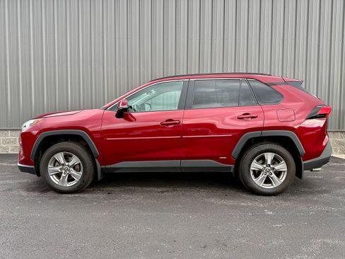 Certified 2024 Toyota RAV4 XLE w/ Convenience Package AWD/4WD image 10