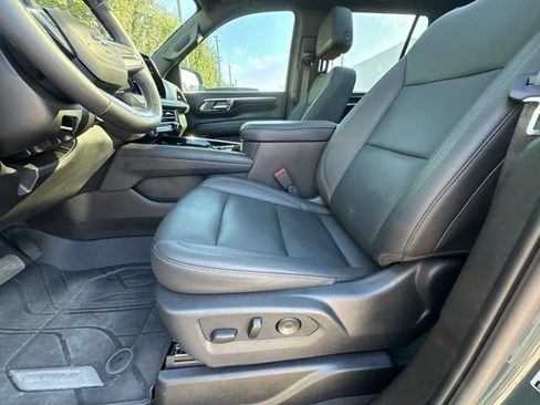 Used 2025 Chevrolet Tahoe Z71 w/ Comfort Package AWD/4WD image 11