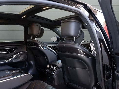 Used 2022 Mercedes-Benz S 580 4MATIC Sedan w/ AMG Line Package image 72