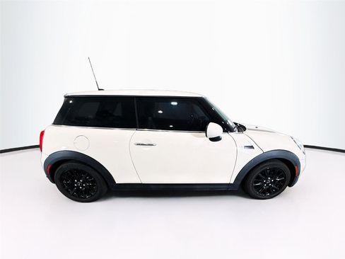 Used 2018 MINI Cooper 2-Door Hardtop image 6