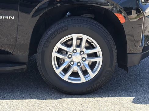 Used 2023 Chevrolet Suburban LT image 36