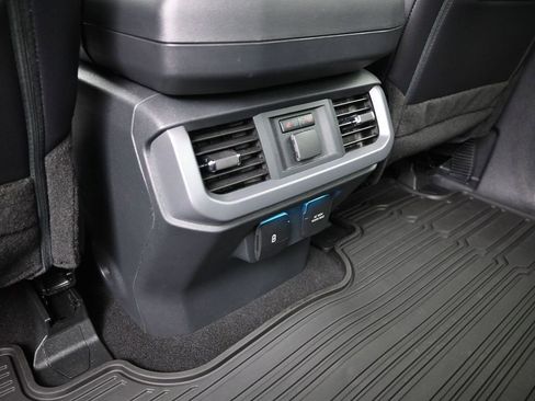 Used 2025 Ford F150 Lariat w/ Equipment Group 502A High image 28