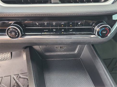 Used 2026 Chevrolet Equinox LT image 18