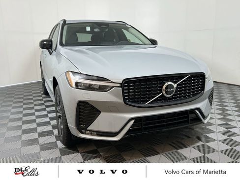 New 2025 Volvo XC60 B5 Core w/ Climate Package image 3