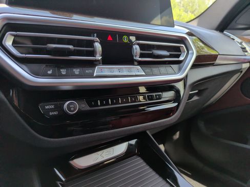 Used 2023 BMW X3 xDrive30i w/ Convenience Package w/ZPA AWD/4WD image 18
