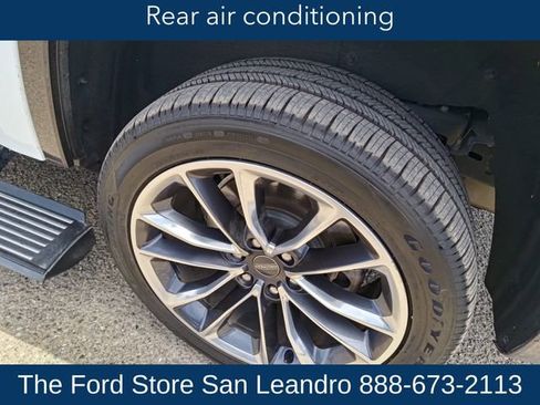 Used 2022 Jeep Wagoneer Series III w/ Premium Group I AWD/4WD image 31