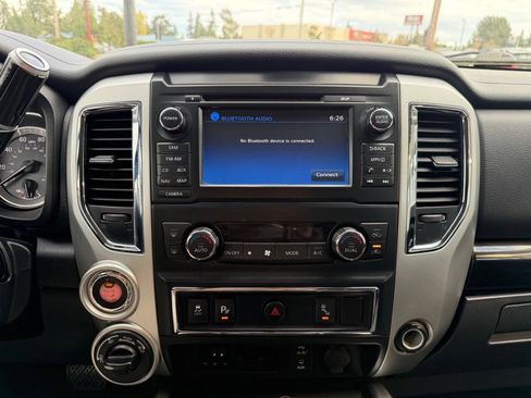 Used 2017 Nissan Titan SV AWD/4WD image 30