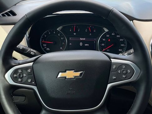 Used 2023 Chevrolet Traverse LT FWD image 12