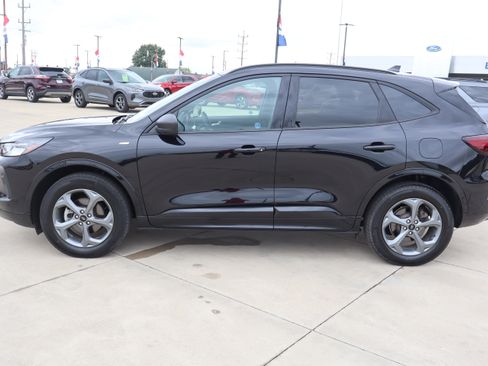 Used 2024 Ford Escape ST-Line w/ Tech Pack #1 AWD/4WD image 8
