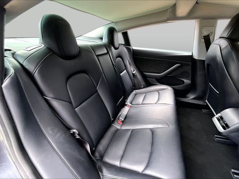 Used 2021 Tesla Model 3 Standard Range Plus RWD image 19