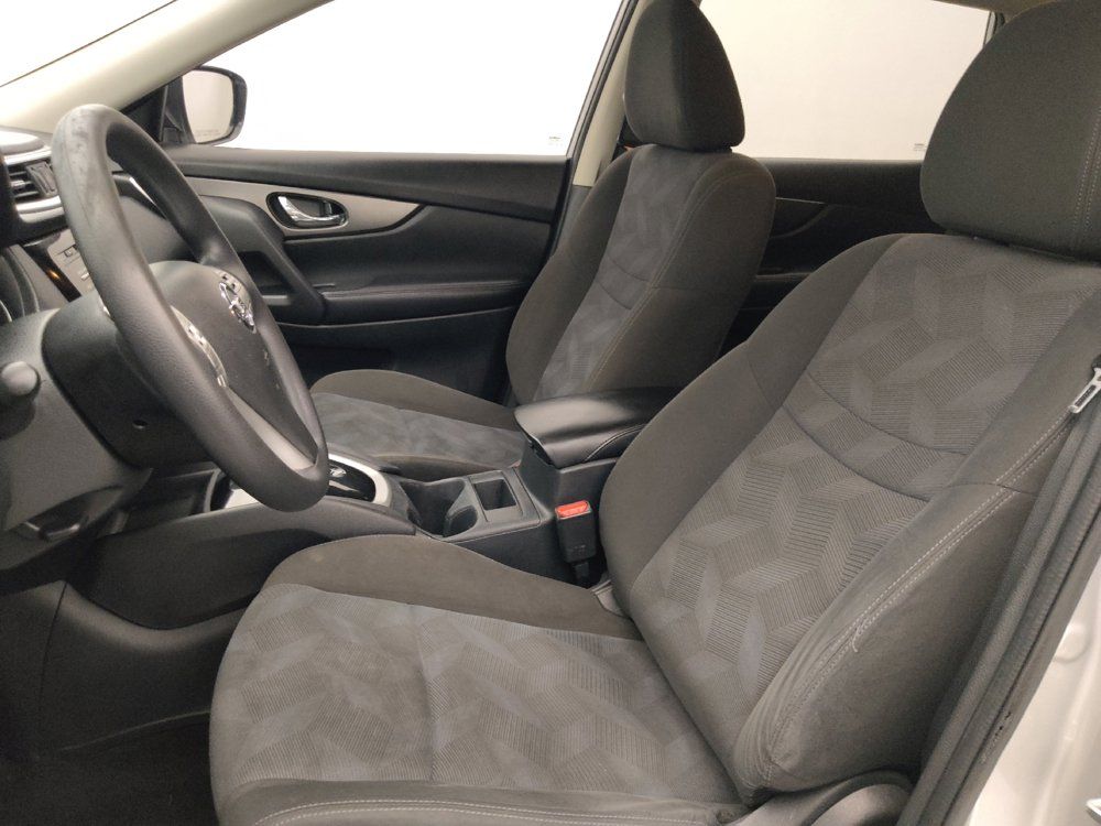 Used 2016 Nissan Rogue S FWD image 17