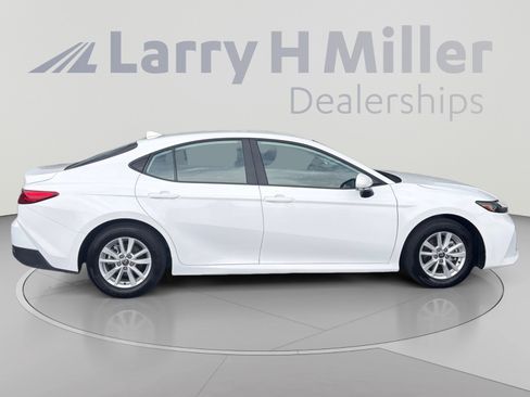 Used 2026 Toyota Camry LE FWD image 6