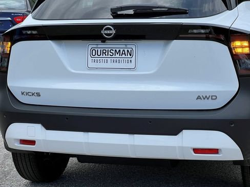 New 2025 Nissan Kicks SV w/ SV Premium Package AWD/4WD image 4