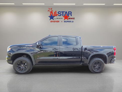 Used 2023 Chevrolet Silverado 1500 ZR2 w/ Technology Package AWD/4WD image 4
