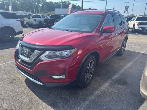 Used 2017 Nissan Rogue SL FWD image 1