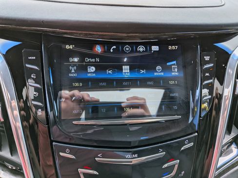 Used 2017 Cadillac Escalade Platinum AWD/4WD image 78