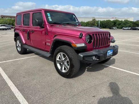 Used 2022 Jeep Wrangler Unlimited Sahara w/ LED Lighting Group AWD/4WD image 7