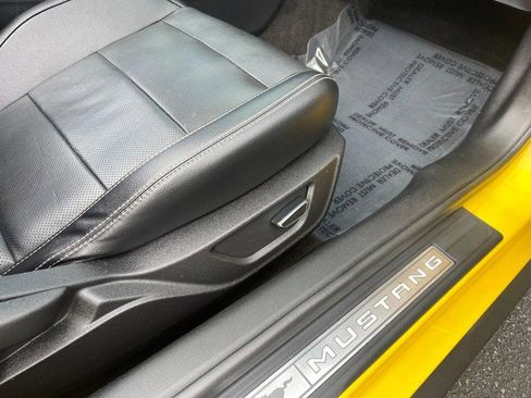 Used 2017 Ford Mustang GT Premium image 15