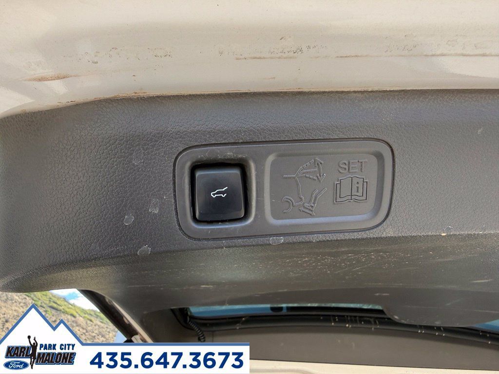 Used 2018 Ford Expedition Limited w/ Equipment Group 302A AWD/4WD image 37