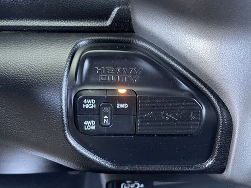 Used 2024 RAM 2500 Big Horn AWD/4WD image 30