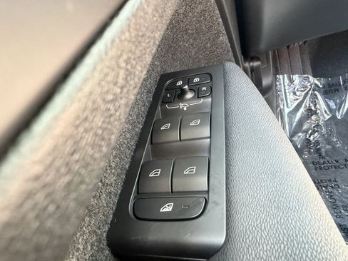Used 2024 Volvo XC40 Recharge Plus w/ Protection Package Premier RWD image 27