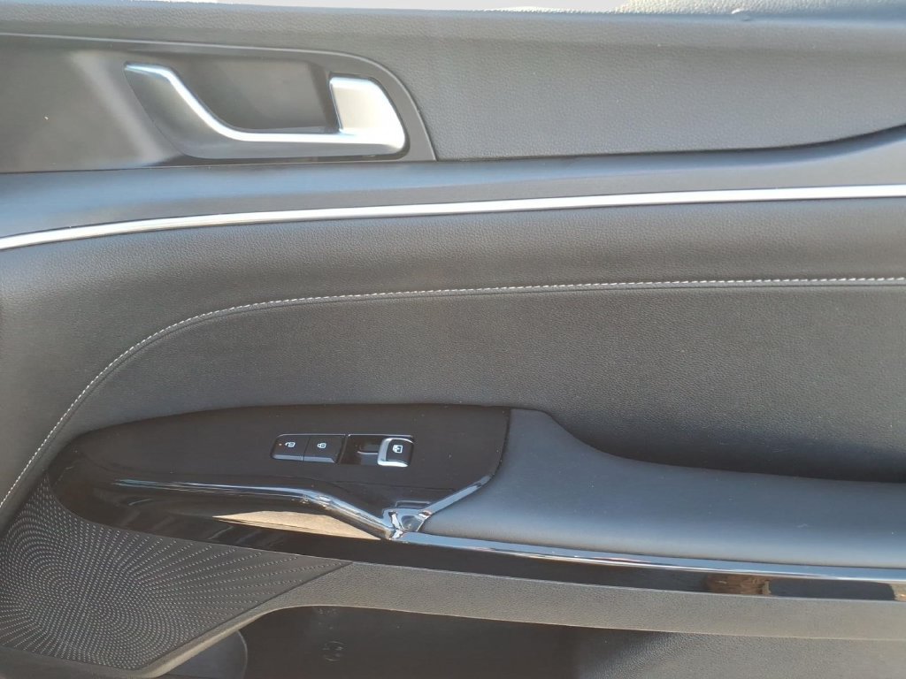 Used 2025 Kia K5 GT-Line AWD/4WD image 11