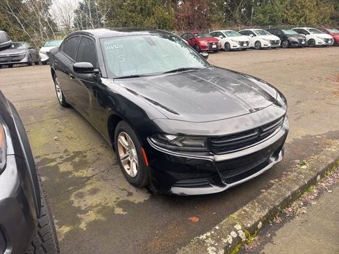 Used 2018 Dodge Charger SXT image 4