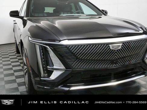 Used 2024 Cadillac Lyriq Luxury AWD/4WD image 35