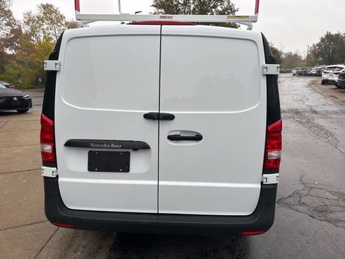 Used 2023 Mercedes-Benz Metris image 4