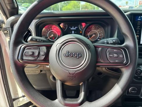 Used 2024 Jeep Gladiator Sport AWD/4WD image 30