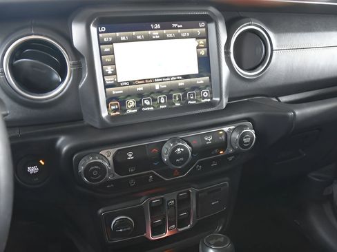 Used 2021 Jeep Wrangler Unlimited Sahara image 16