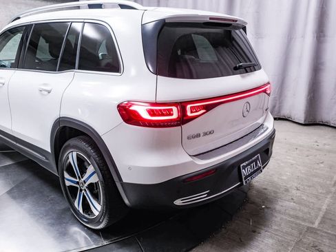 Certified 2022 Mercedes-Benz EQB 300 4MATIC image 8