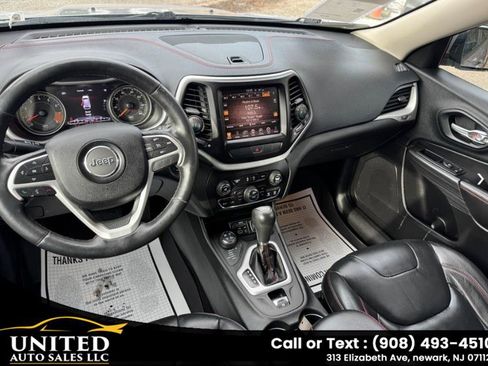 Used 2015 Jeep Cherokee Trailhawk w/ Comfort/Convenience Group image 13