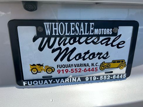 Used 2023 Toyota Venza XLE image 34