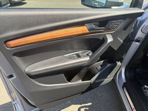 Used 2023 Audi Q5 2.0T Premium Plus w/ Premium Plus Package AWD/4WD image 10