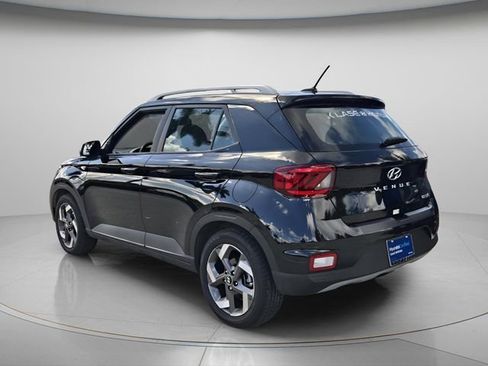 Certified 2025 Hyundai Venue SEL FWD image 7